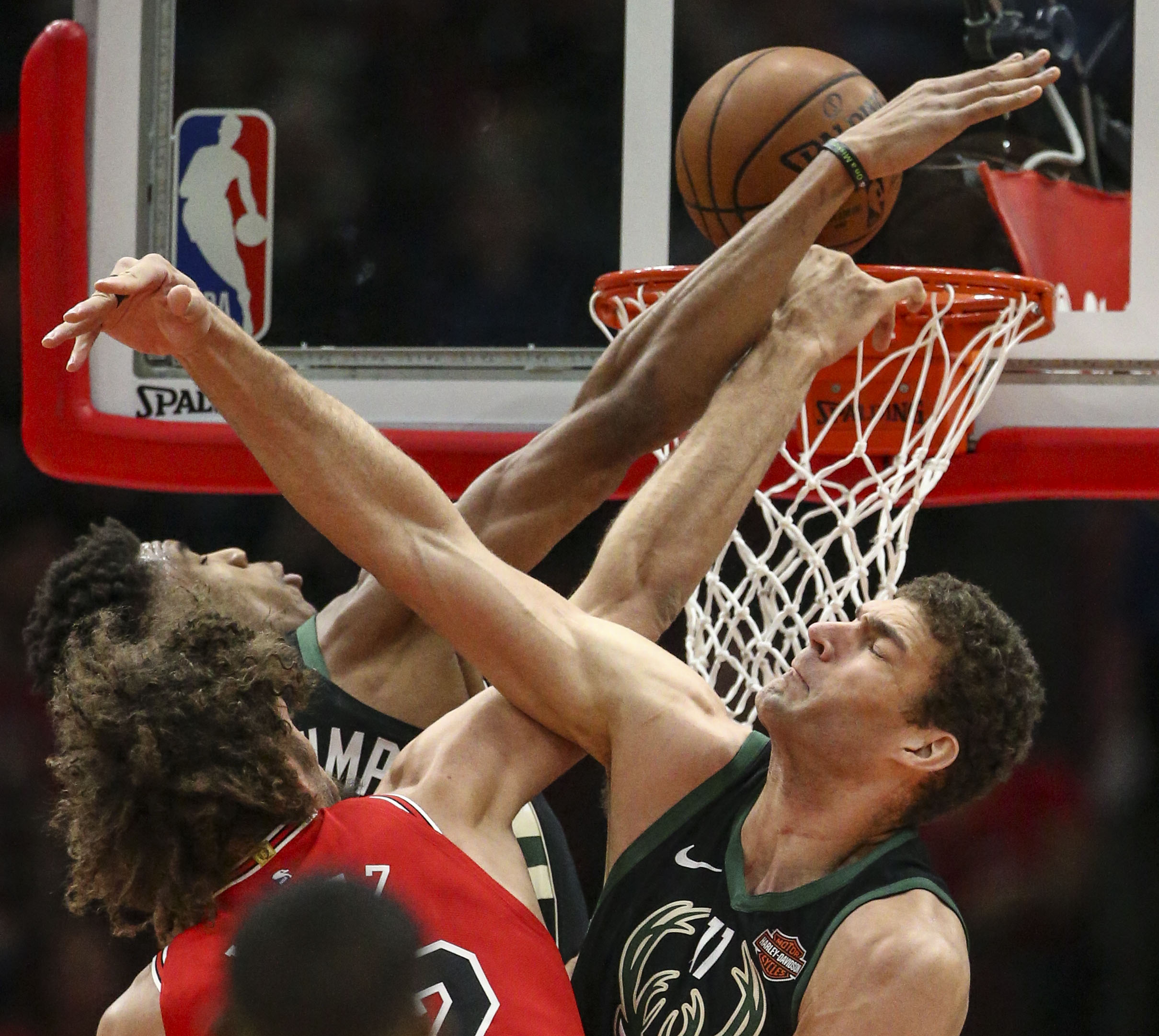 公牛险胜官方宣布新规，雄鹿关键表现点燃全场！